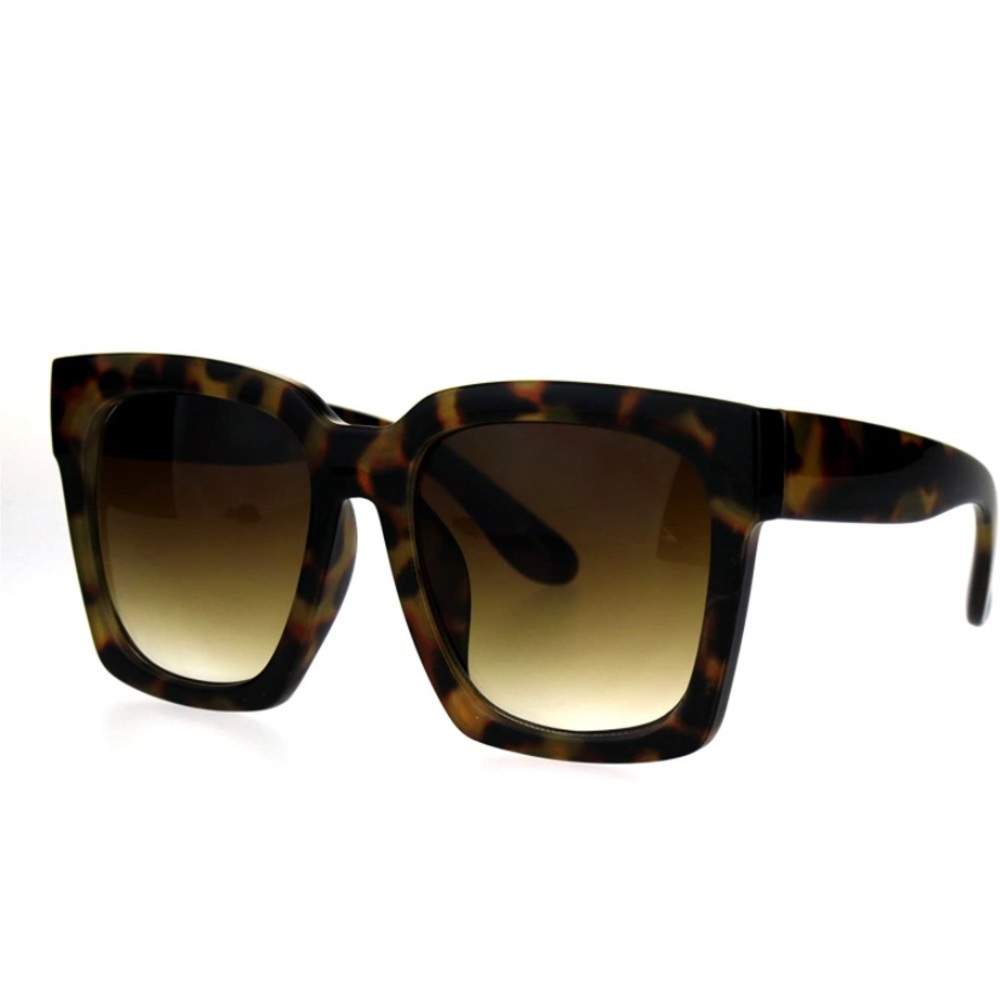 Oversized Tortoise Sunglasses with Case